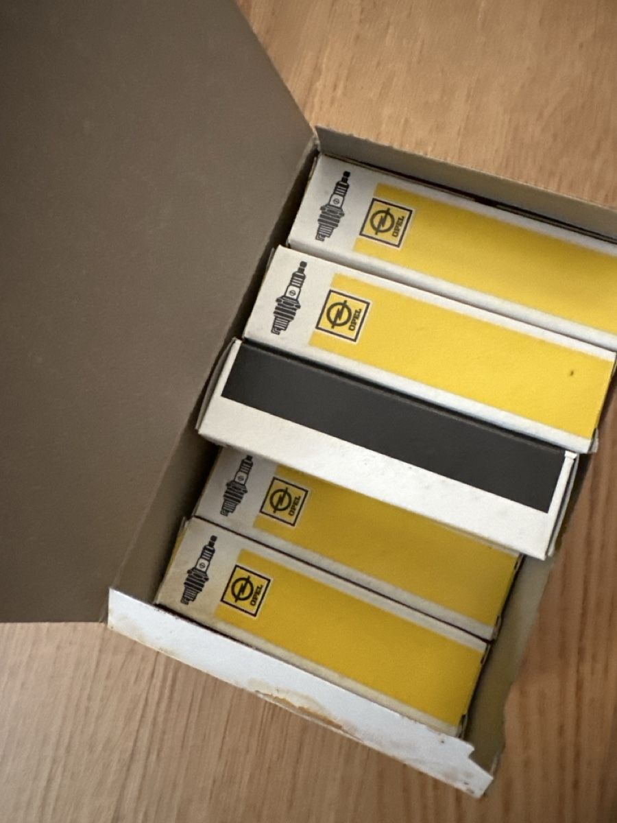 Tutti pezzi di ricambio auto: Zündkerzen Opel GM 3490158 NOS – Usato da Mörschwil venduto da tweety9402 2