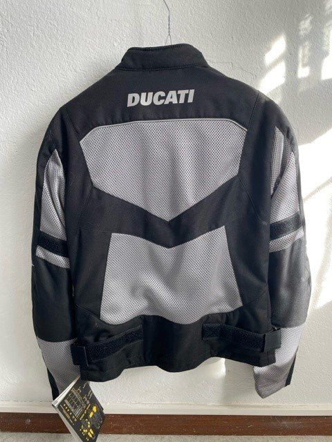 Ducati Giacche: Neue Spidi Stoff Ducati Jacke XS – Nuovo (secondo la descrizione) da Hagendorn venduto da Pezzli 1