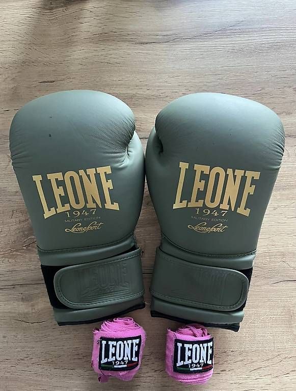 Guanti & manicotti: Leone Boxhandschuhe und Bandagen – Usato da Oberrohrdorf venduto da Kastrati.Maltina