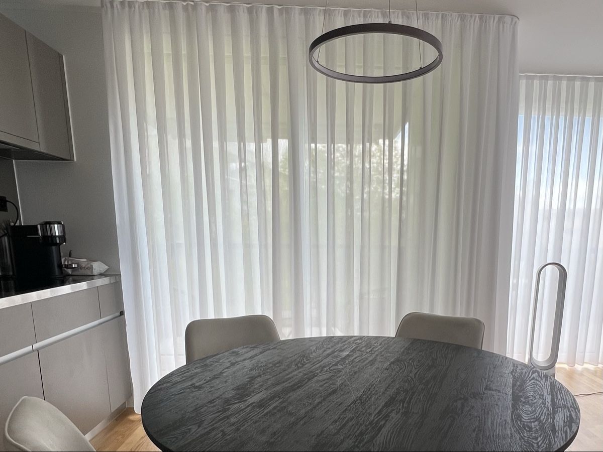 Set di tavolo e panche: Tisch mit 4 stühlen – Usato da Root venduto da Lebi777 2