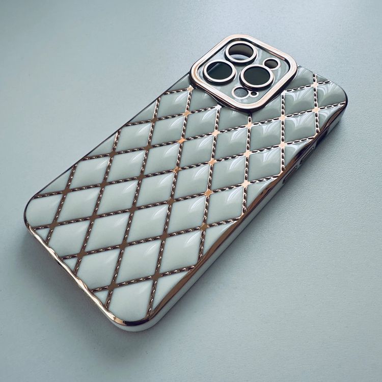 Handyhülle Für IPhone 15 Pro Max Mit Kreuz-Design & Engelsflügel-Anhänger – Y2K Style, Metallisch, Inkl. Charm