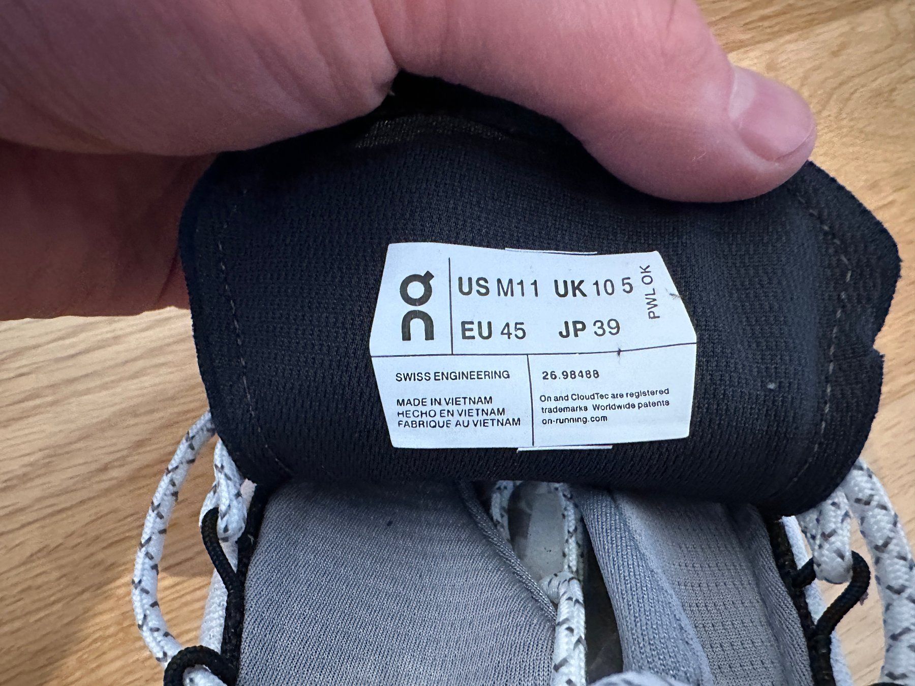 On Scarpe da uomo: On Laufschuhe Gr. 44 – Nuovo (secondo la descrizione) da Alpnach-Dorf venduto da Skai0 3