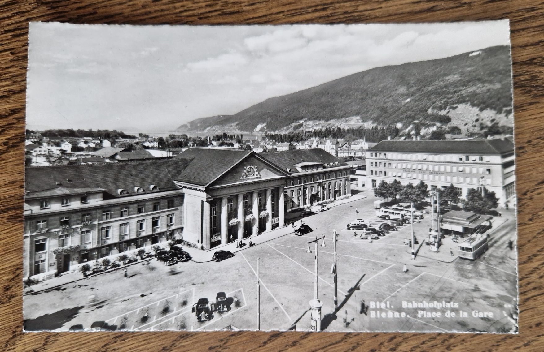 Cartoline postali: Biel, Bahnhofplatz, Photo Wehrli – Usato da Ebikon venduto da Donar50