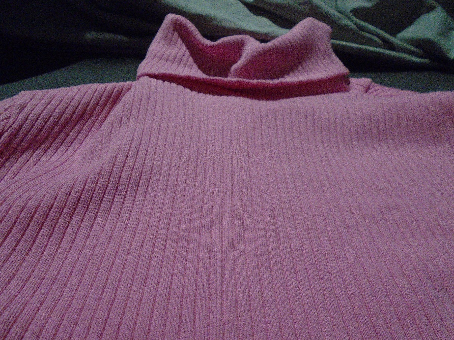 Pullover & Sweatshirts: Rollkragenpullover ca. Grösse S, rosa, gerippelt – Gebraucht aus Zürich von abraxas1291 1