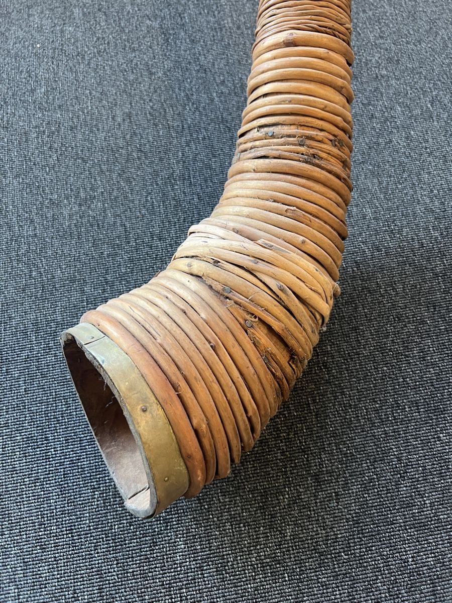 Strumenti musicali: Museales antikes Alphorn – Usato da Gossau SG venduto da Keller-Antiques 1