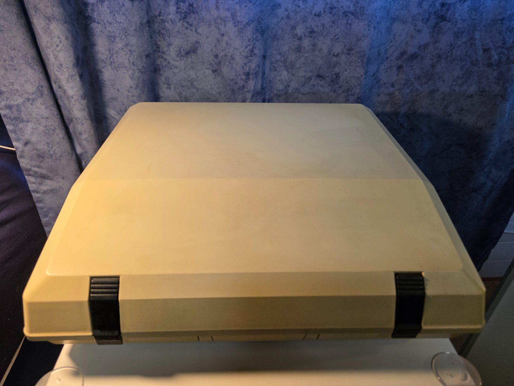 Brother Macchine da scrivere: Brother Electronic 8300 Schreibm. Schweizer Layout ab 1 ,- – Usato da Herisau venduto da whitepaper 2