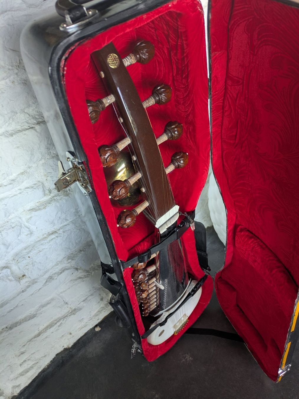 Strumenti musicali: Sarod Indien Professionnel – Usato da Tüscherz-Alfermée venduto da ken130893 1