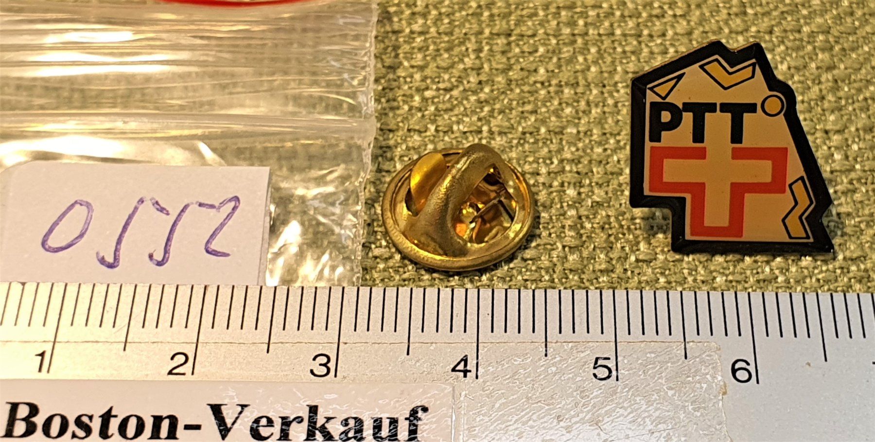 Pins: O552 - Pin Die Post PTT Postauto LOGO – Gebraucht aus Reinach BL von  1