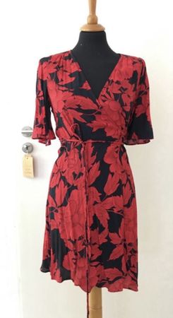 Wickelkleid Mango XS, passt auch S