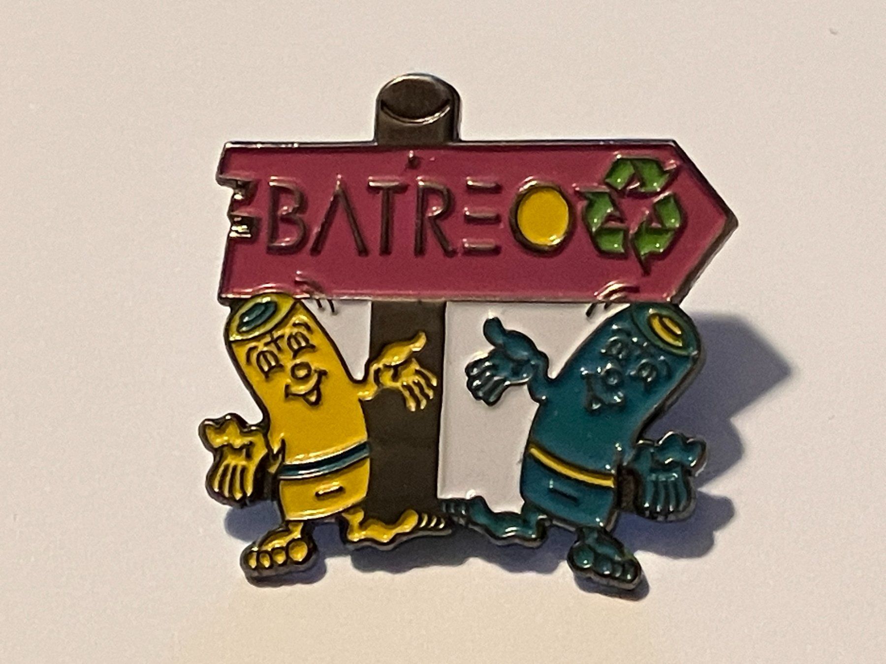 Placchette & Badge: 1 Pin Batreo Recyling – Usato da Basel venduto da djwwpp