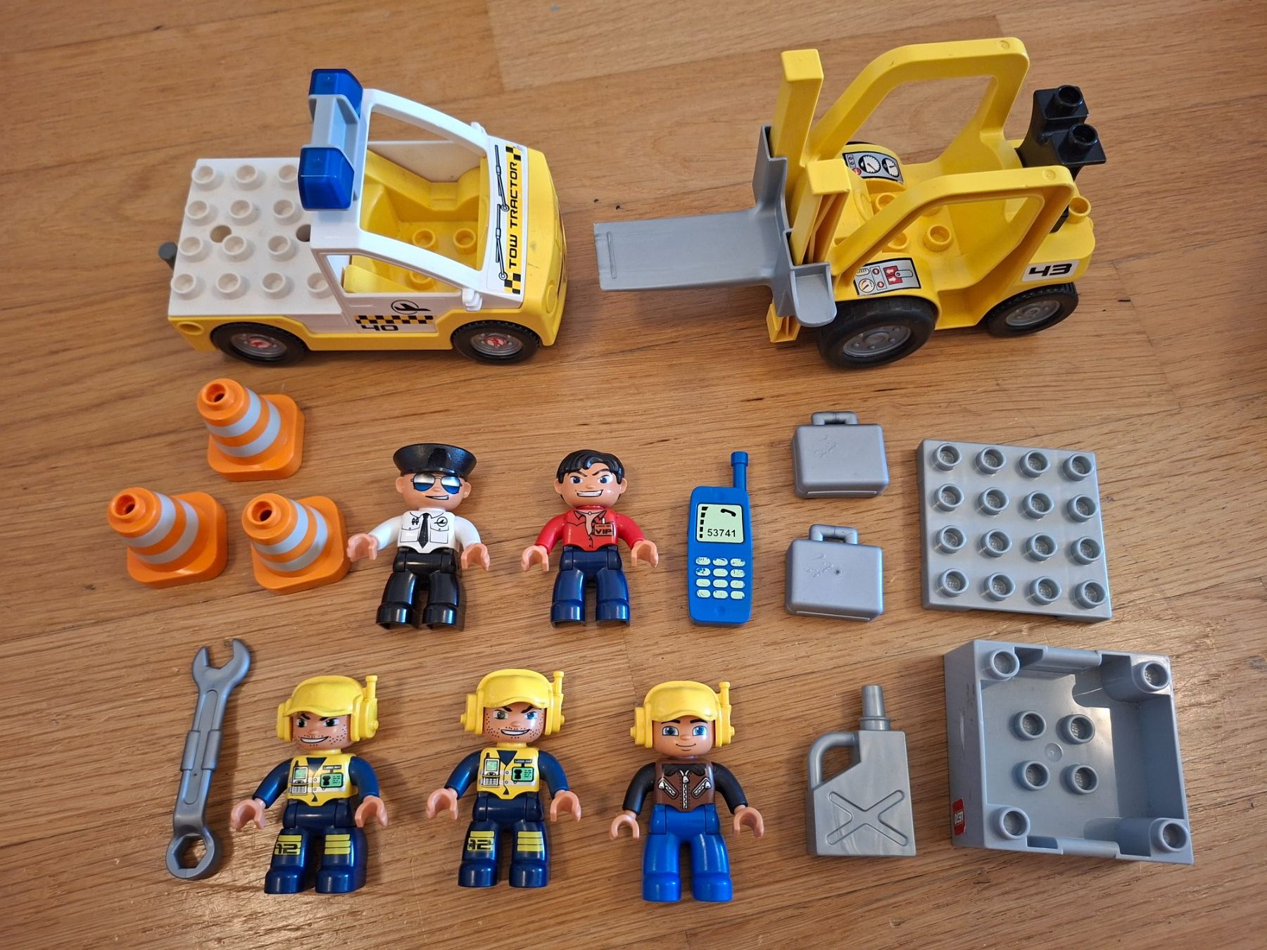 Lego Jouets: LEGO Duplo Grosses Flugzeug mit Flughafen – D'occasion à Balterswil par Steineparadies 5