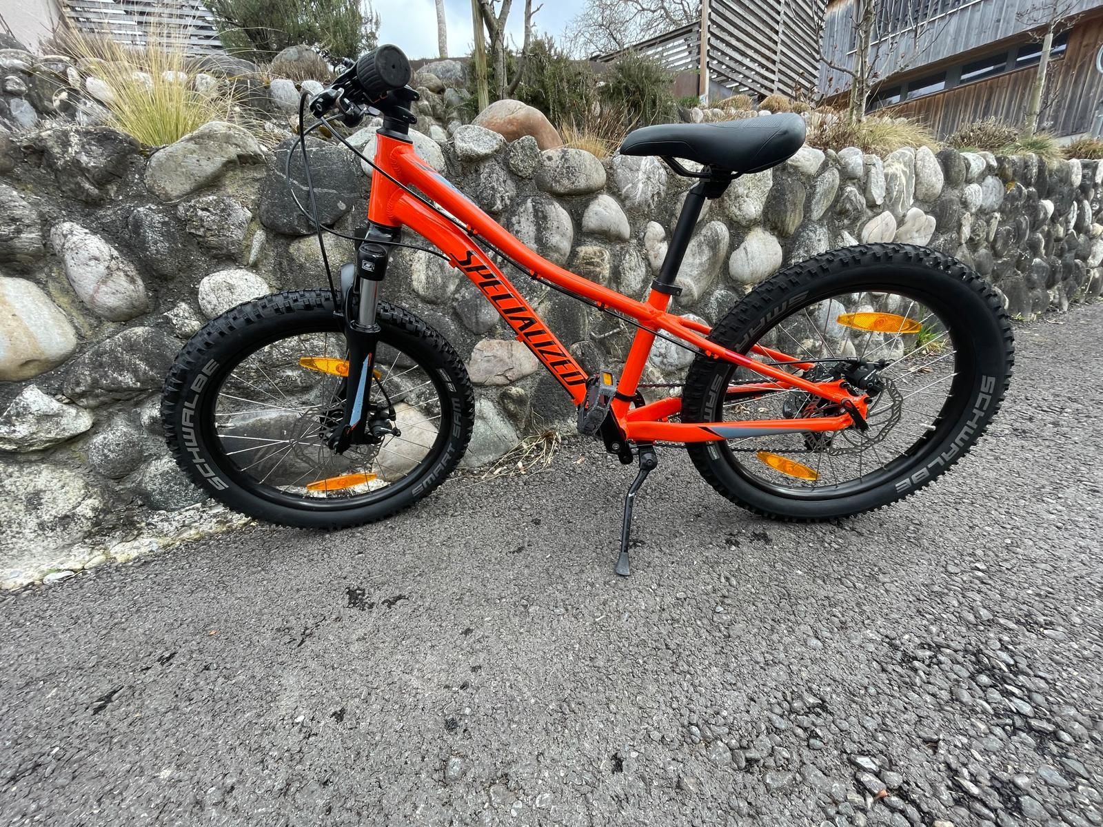 Specialized Velos: Specialized Kinder Mountainbike 20" mit Federgabel – Gebraucht aus Worb von Jovanni1967