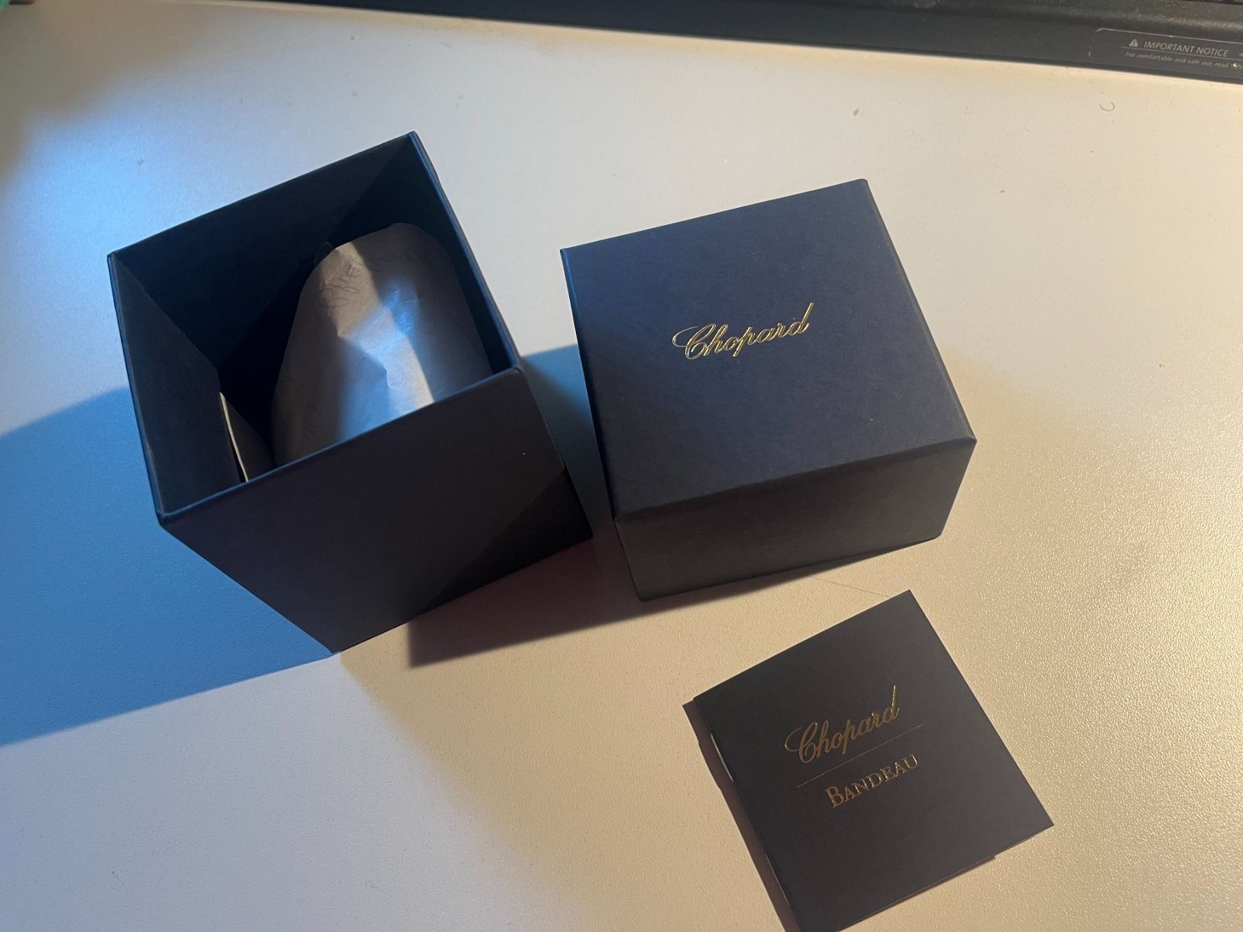 Chopard Foulard & Sciarpe: Chopard Originalverpackt Seidentuch, gelb mit Herzen – Nuovo e nell'imballaggio originale da Arch venduto da seil819 1