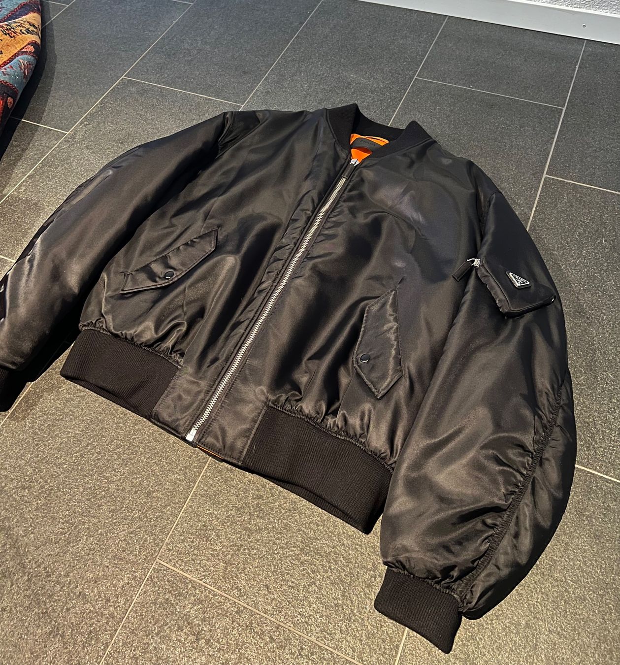 Prada Giacche: Prada Re-Nylon Bomber Jacket – Usato da Gelterkinden venduto da VALE_G