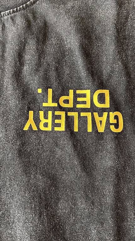 T-shirt: Dept. Gallery T Shirt – Usato da Kefikon ZH venduto da Loisel69