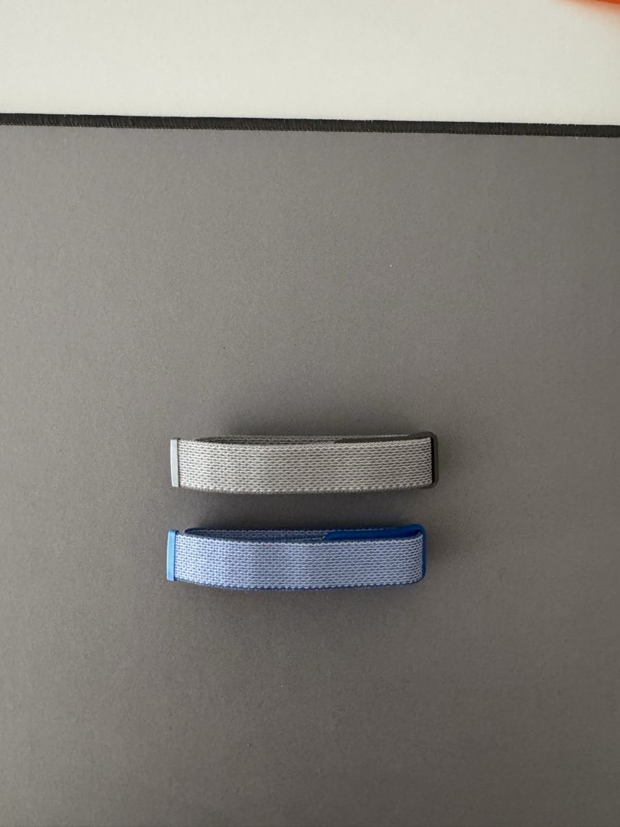 Bracelets: 2 Google Fitbit Air Armbänder – Neuf avec emballage d'origine à Esslingen par Filipecancela