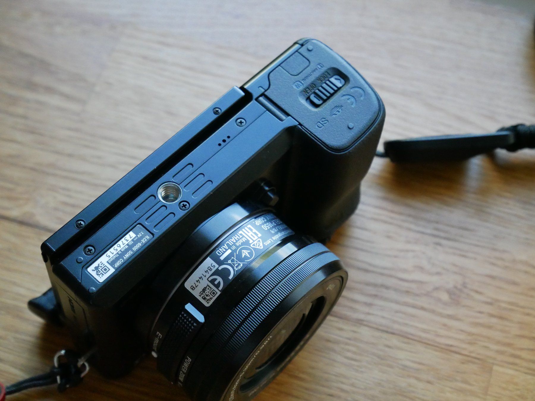 Sony Fotocamera: Sony A6000 Set 16-50 OSS + Tasche (NEU) – Nuovo (secondo la descrizione) da Chur venduto da Fotofun 3