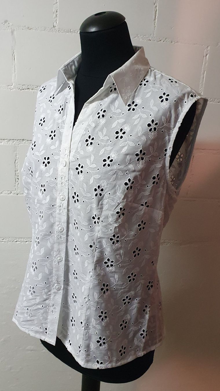 Camicette: Neu: "Wallmann" / edle Bluse weiss Gr. 42 / ÄRMELLOS – Nuovo (secondo la descrizione) da Muri AG venduto da Edlerweiss 1