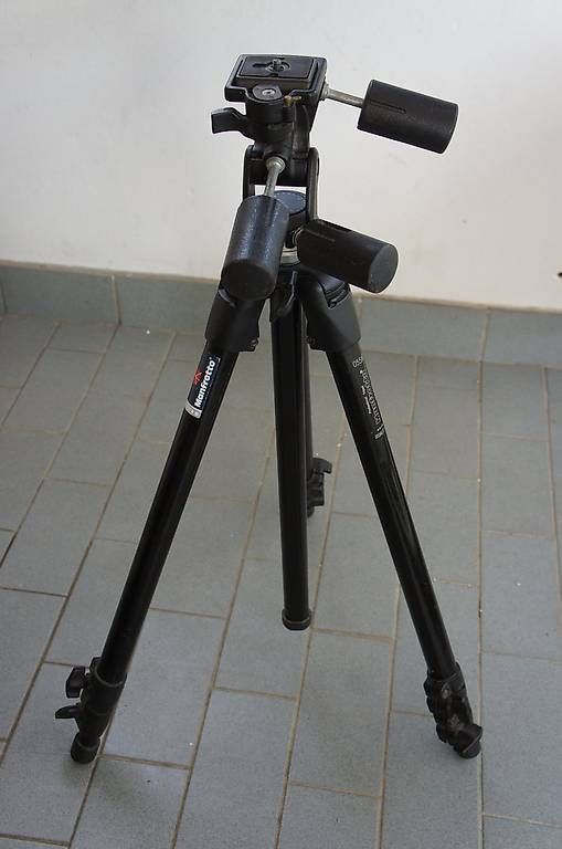 Treppiedi & Teste: MANFROTTO 055AB + 141RC – Usato da Ollon VD venduto da polopan 2