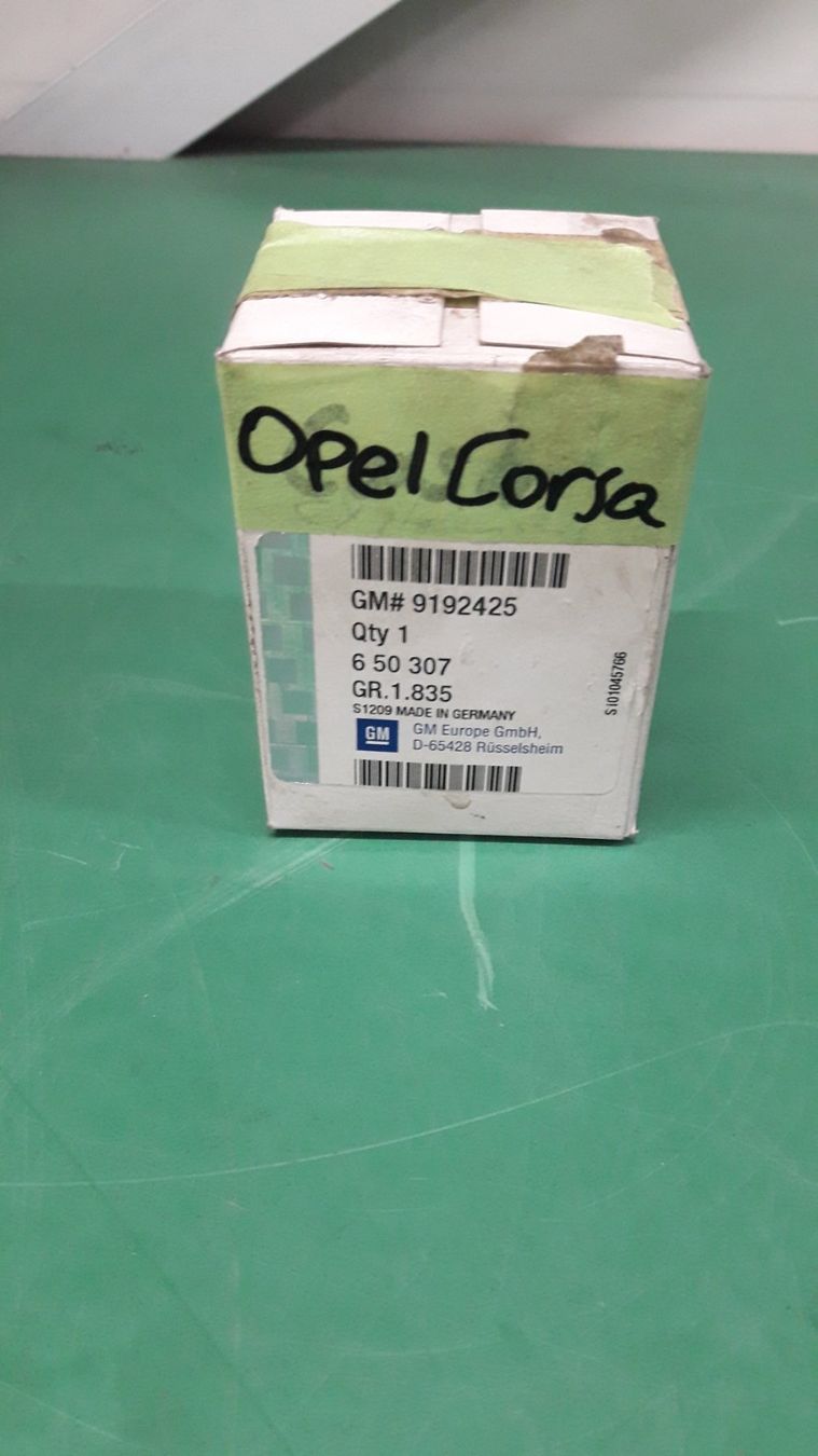 Opel Tutti pezzi di ricambio auto: Öl-Filter 9192425 OPEL CORSA – Nuovo e nell'imballaggio originale da Flawil venduto da LG-AG_Teilemarkt