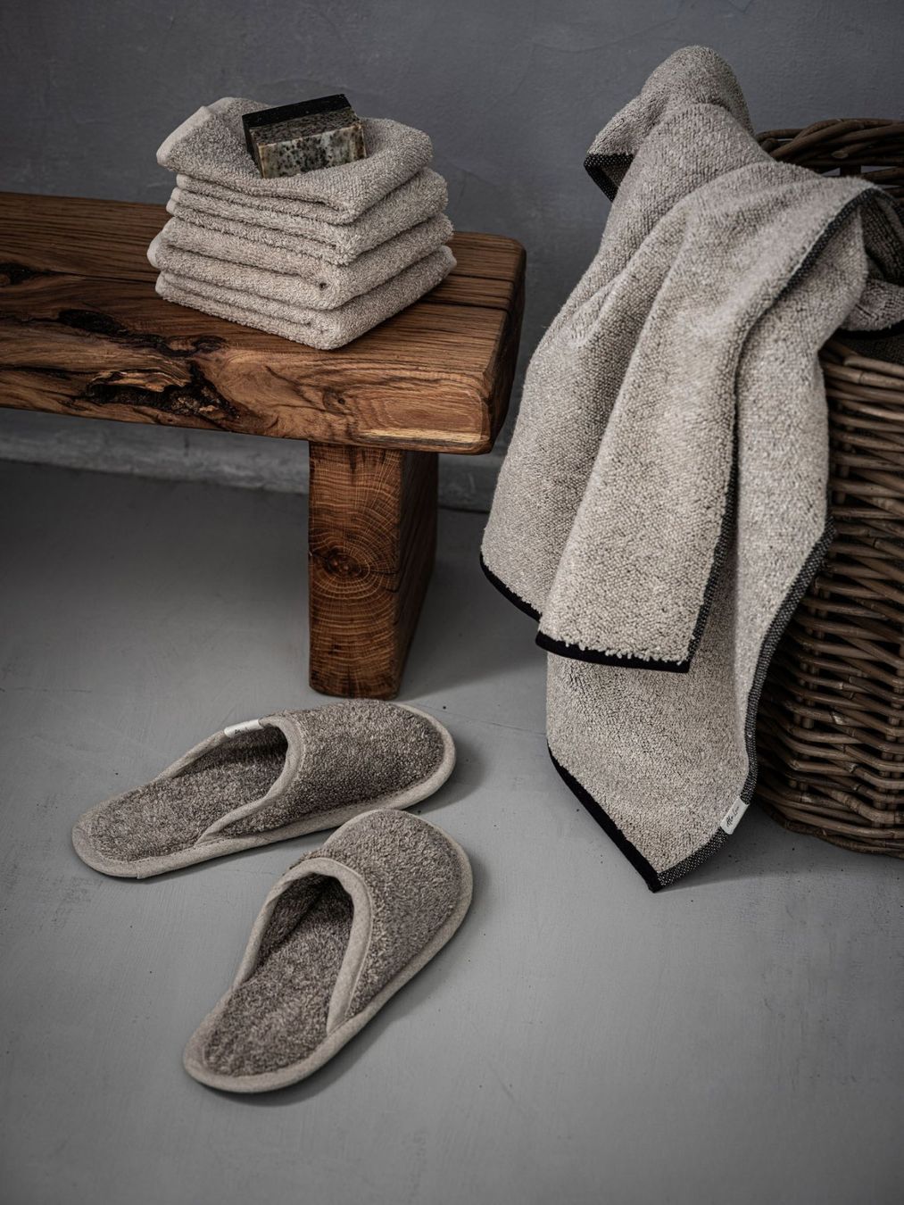 Scarpe da uomo: Wellness & Sauna: Leinen Badeslipper – Nuovo e nell'imballaggio originale da Affoltern am Albis venduto da EdelLinn