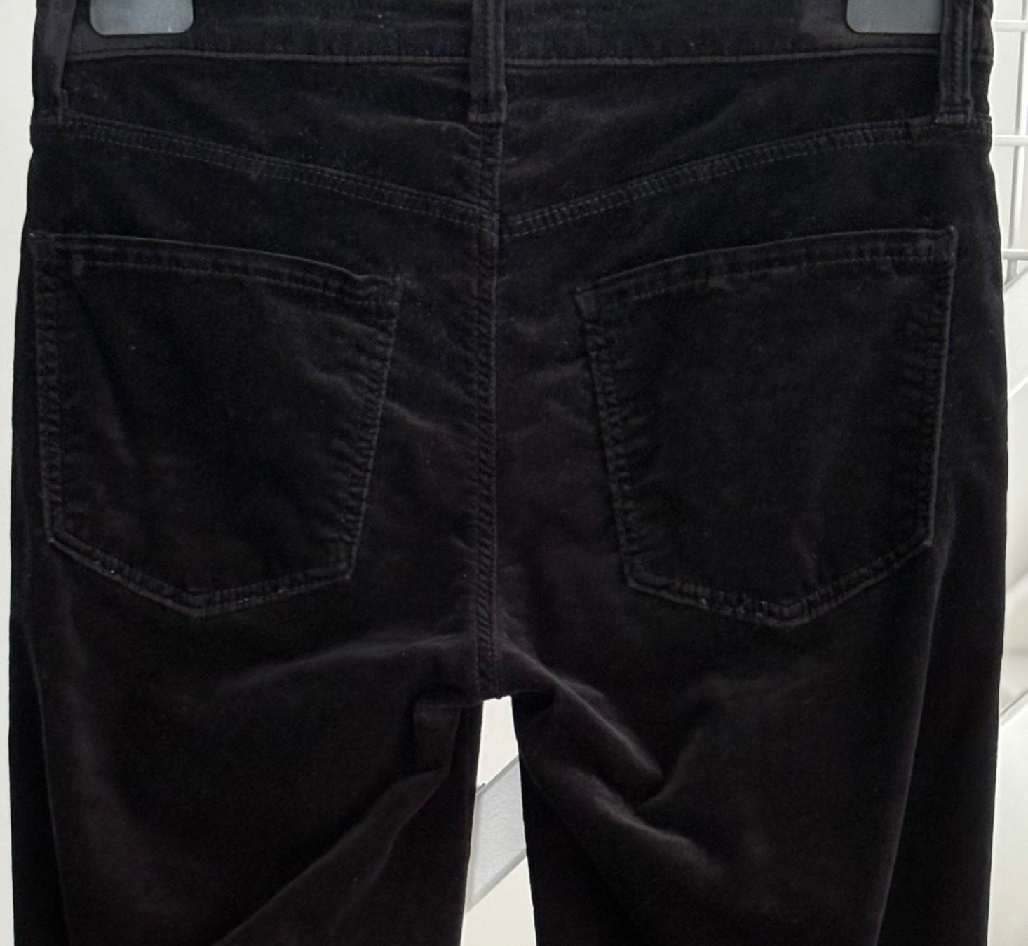 Pantaloni: Hose Samt J Brand, schwarz, Gr. 24 – Usato da Kilchberg venduto da boudoir076 1