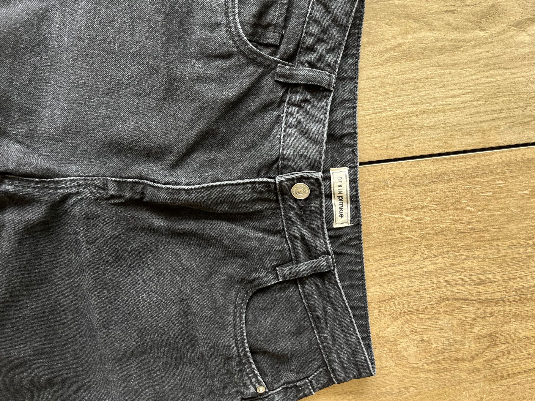 Pimkie Jeans: schwarze Jeans locker – Usato da Zuzwil SG venduto da dieschnellemichelle 3