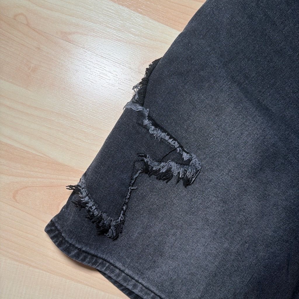 Pantaloni: Denim Star Shorts - Grunge Style - Size Medium/Large – Usato da St. Gallen venduto da ber_82p9 3