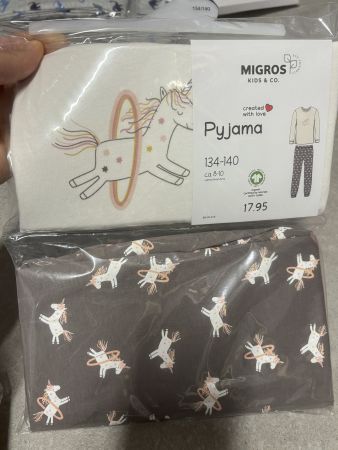 Pyjama neuf 134 - 140