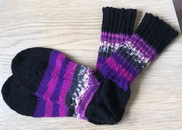 Schöne gestrickte Herrensocken  NEU  Grösse  43/44