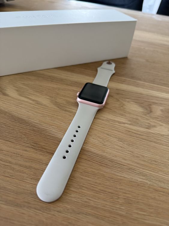Apple Smartwatch: Apple Watch 42 mm Serie 1 – D'occasion à Selzach par TiffanysSO 8