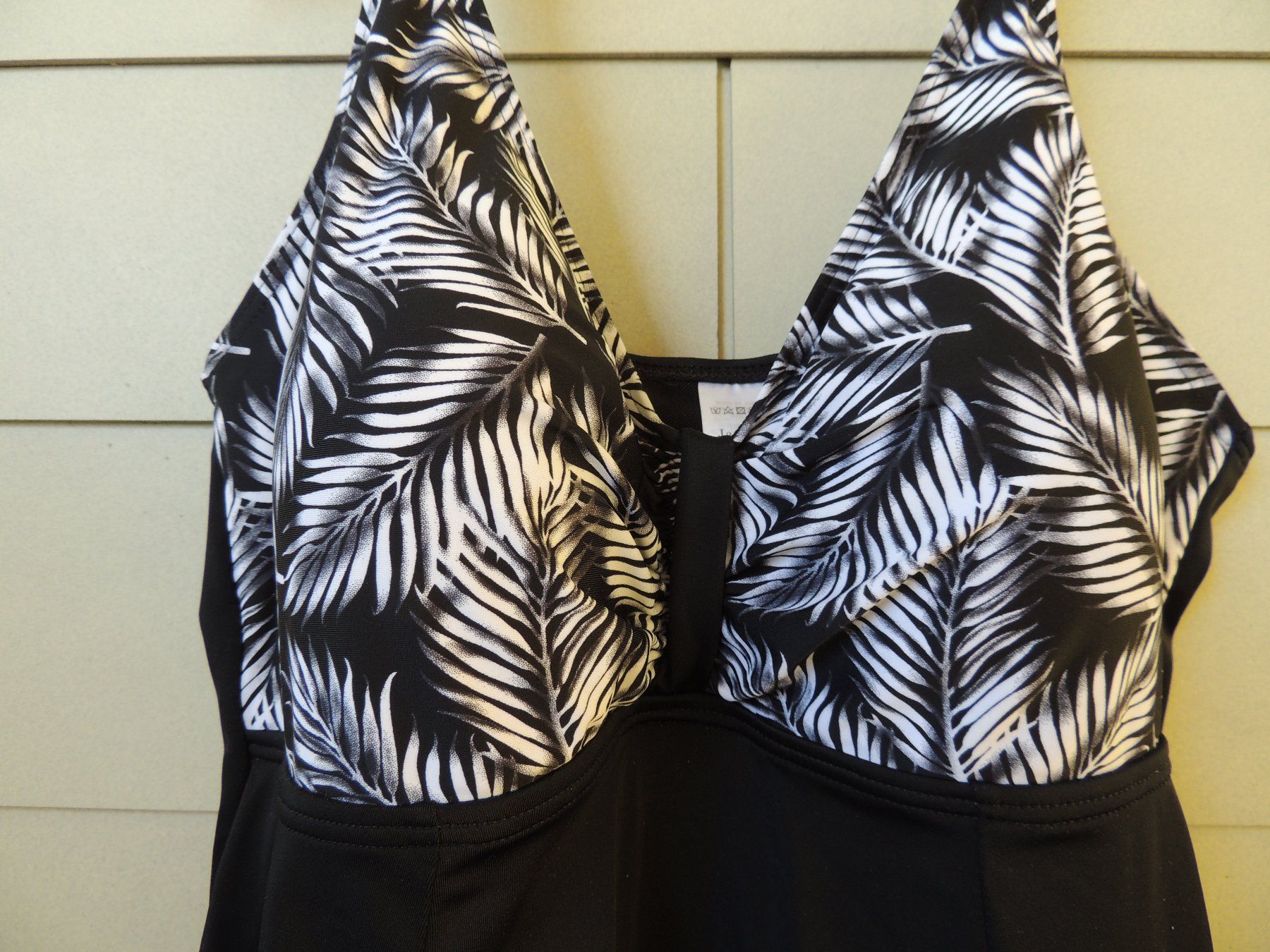 Costumi da bagno & Bikini: SCHÖNES BADEKLEID "JANINA - CURVED" SHAPING NEU 48 – Nuovo (secondo la descrizione) da Au ZH venduto da FashionConsultant 6
