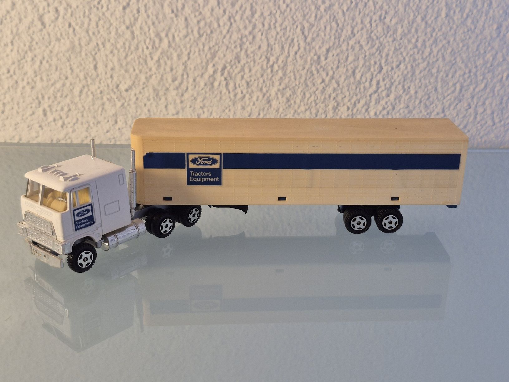 Ford Modellini d'auto: Ertl LKW Ford Tractors Equipment  – Usato da Uetendorf venduto da myhome12