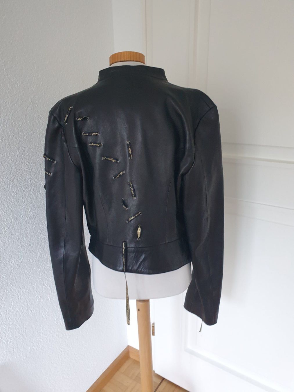 Giacche: John Richmond Hammer Lederjacke Neu Gr. 38 – Nuovo (secondo la descrizione) da Bottmingen venduto da sandy_2 5