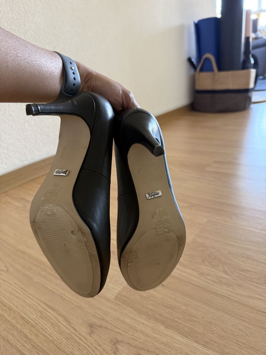 Buffalo Scarpe da donna: Buffalo Black High Heels – Usato da Olten venduto da bri_jh8f 3