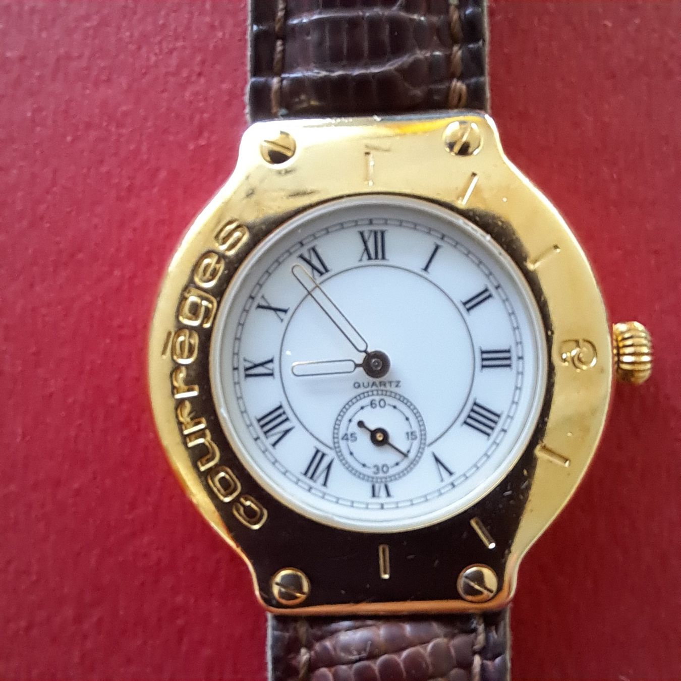 Montres: Schöne Courreges Uhr – D'occasion à Pfäffikon ZH par Valsangiaccomo