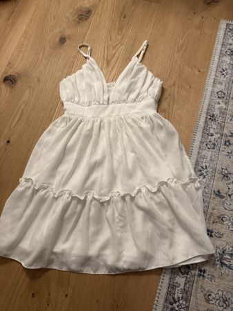 PrettyLittleThing Kleid, Grösse 34