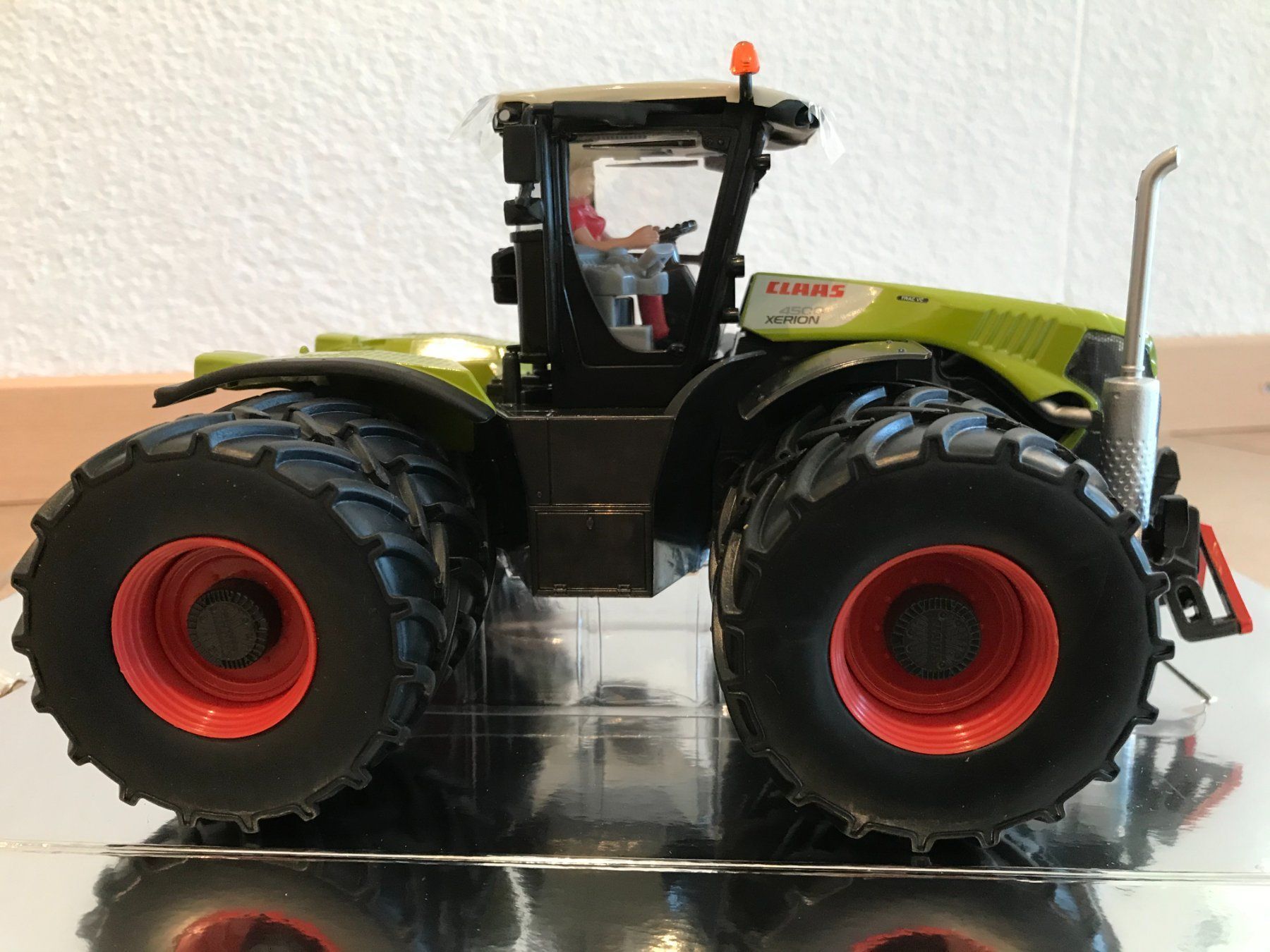 Claas Trattori: SIKU Claas Xerion 4500 VC – Nuovo e nell'imballaggio originale da Kreuzlingen venduto da Stefan1150 4