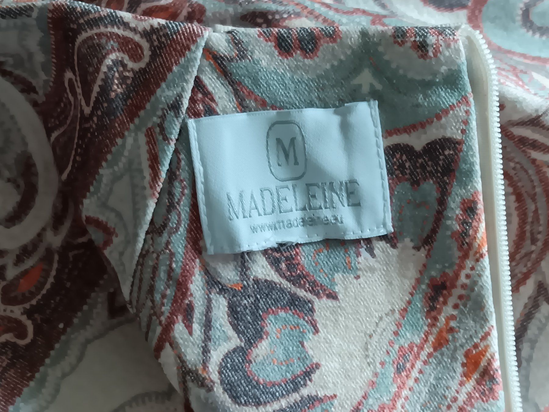 Madeleine Vestiti: MADELEINE  Robe / Kleid  Taille / Grosse S-M .... – Usato da Cossonay-ville venduto da Super-Price-Quality 9
