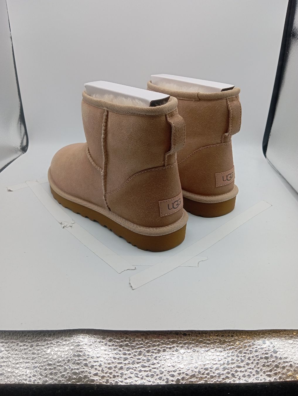 Ugg Scarpe da donna: UGG Classic Mini II - Sand (EU41) – Nuovo e nell'imballaggio originale da Schaffhausen venduto da outlez 5