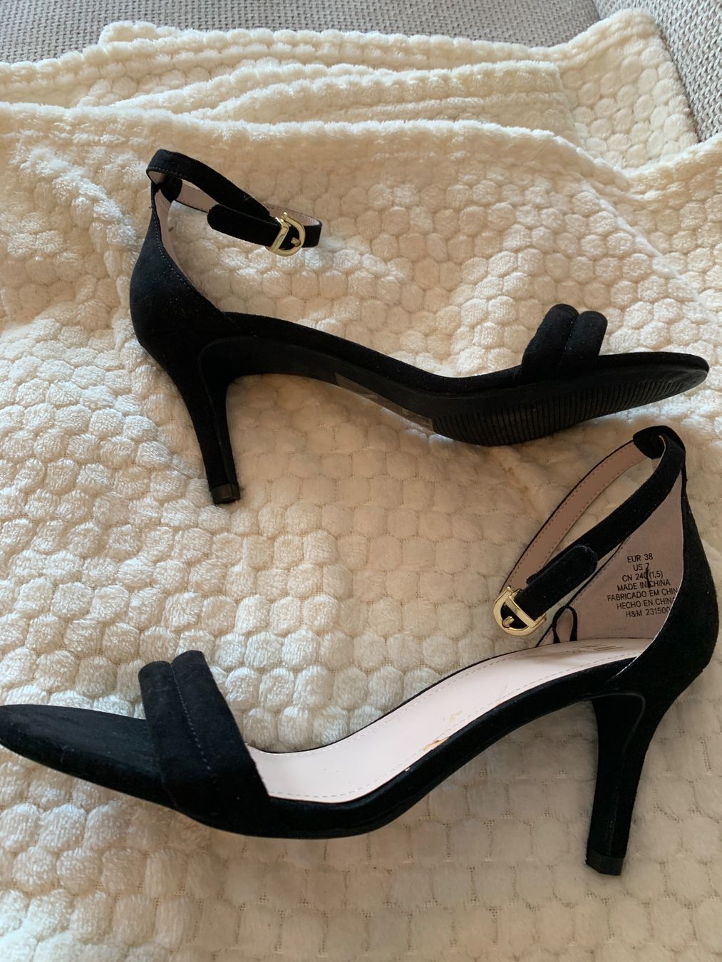 H&M Scarpe da donna: Jolis escarpins noirs H&M p. 38 – Usato da MEYRIN venduto da Gwendo10 1