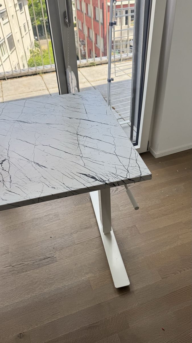 Scrivanie: Schreibtisch IKEA  – Usato da Zürich venduto da cam_l7gj 1