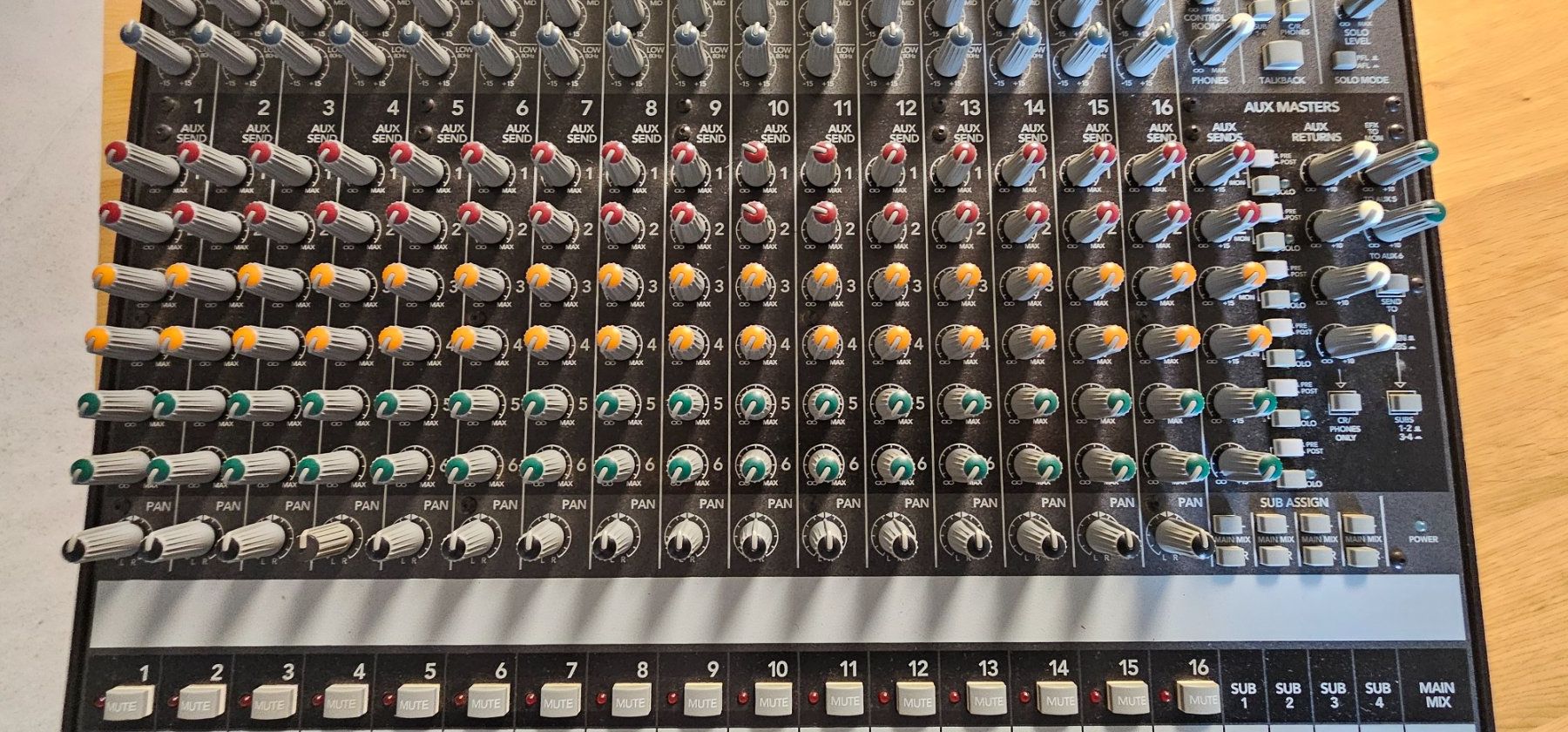 Mackie Console di mixaggio: Mackie Onyx 1640 Analog-Mischpult – Usato da Horgen venduto da Carabiniere1 3