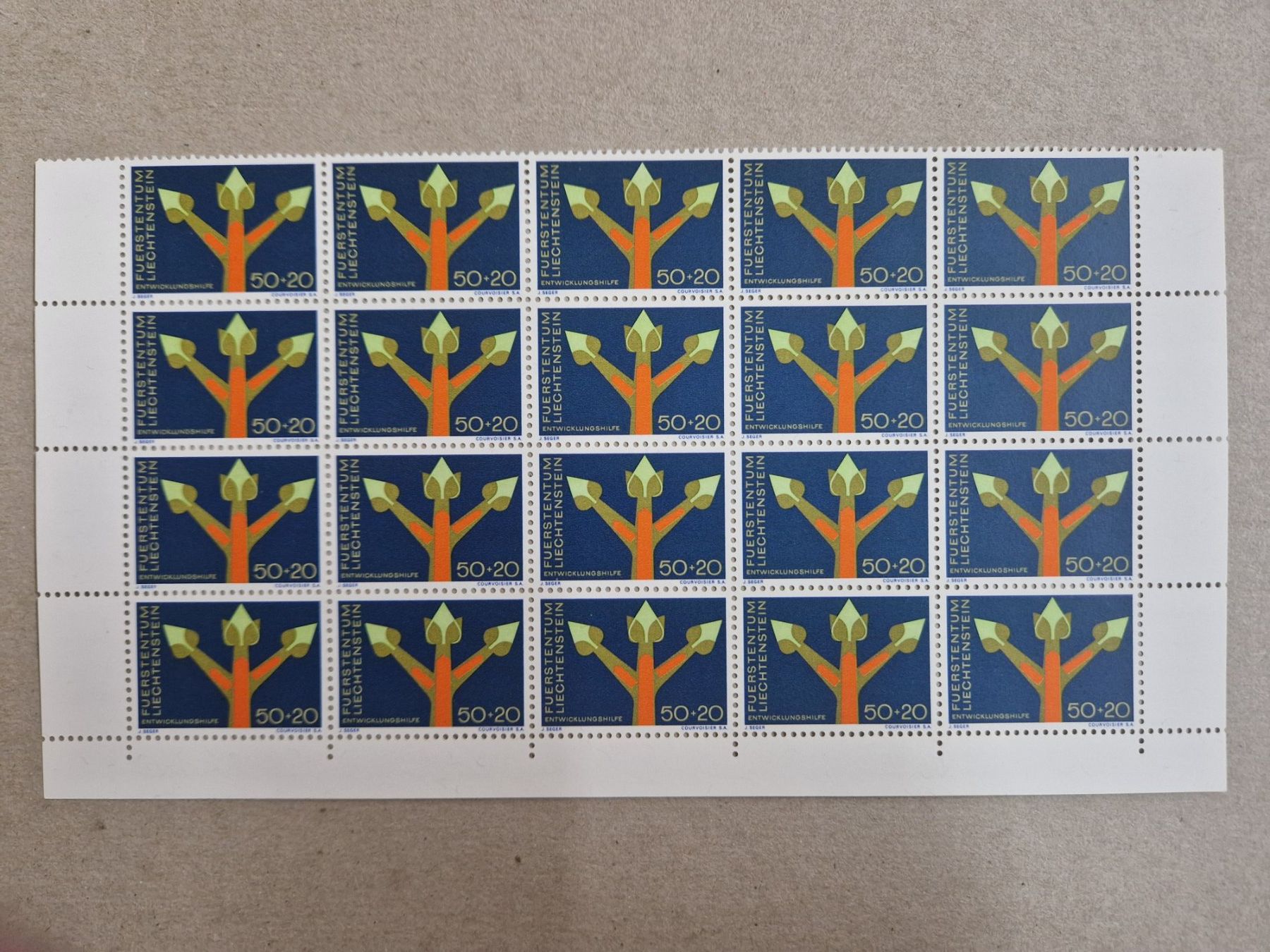 Tutti i francobolli: Liechtenstein N° W33  20x  postfrisch ** – Usato da Bouveret venduto da hckoala