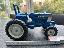 Ford Traktor mit div Zubehör 
