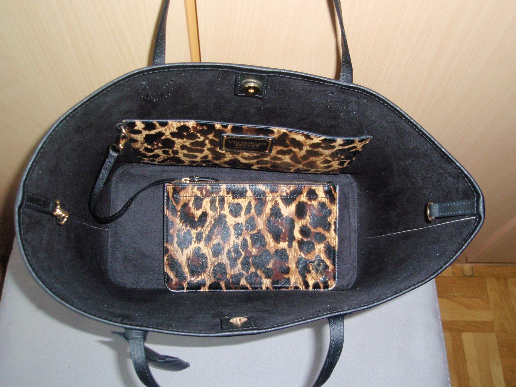 Borse da donna: Vicorias Secret Ledertasche /Shopper – Usato da Basel venduto da Birs868 6