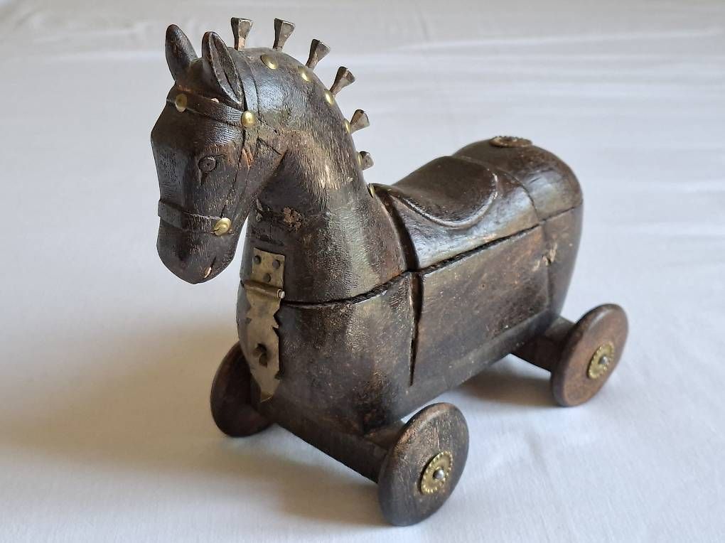 Statuette: Antikes Holzpferd auf Rädern – Usato da Wabern venduto da amo_pp26
