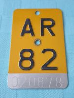 Velonummer AR 82 gelb