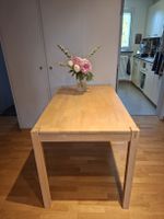 Holztisch