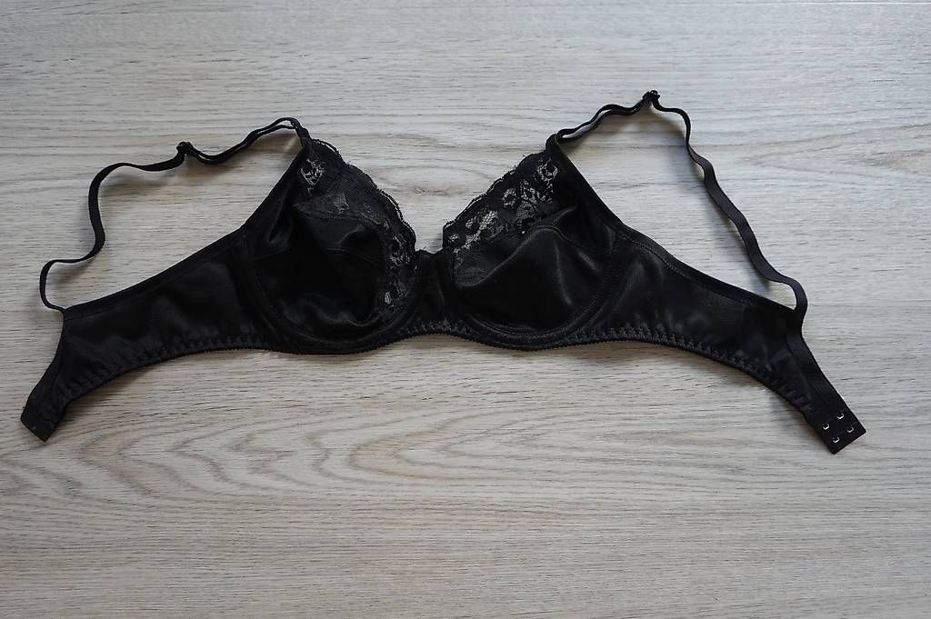 Altra biancheria intima: BH NEU schwarz 75B – Usato da Winterthur venduto da RPeter